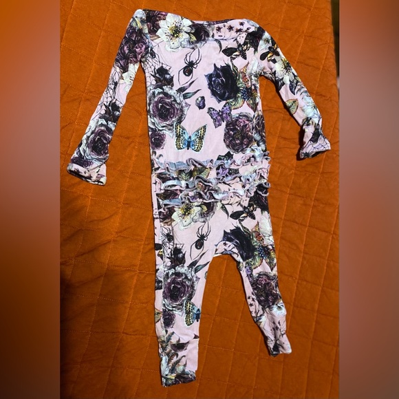 Bums & Roses Booquet of Roses Bamboo Ruffle Romper, 9-12 months - Picture 3 of 3